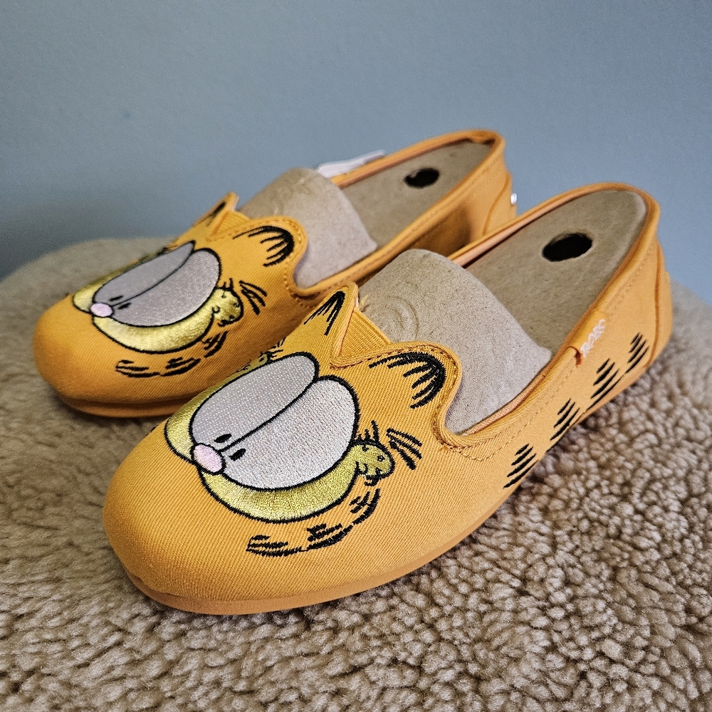 ❌SOLD❌ Bobs From Skechers Garfield Orange Shoes 6 - NIB